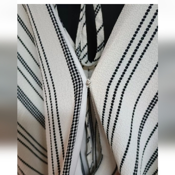 Maurices Black White Stripe Faux Wrap V-neck Flutter Sleeve Shark Bite Dress XL - Picture 3 of 10